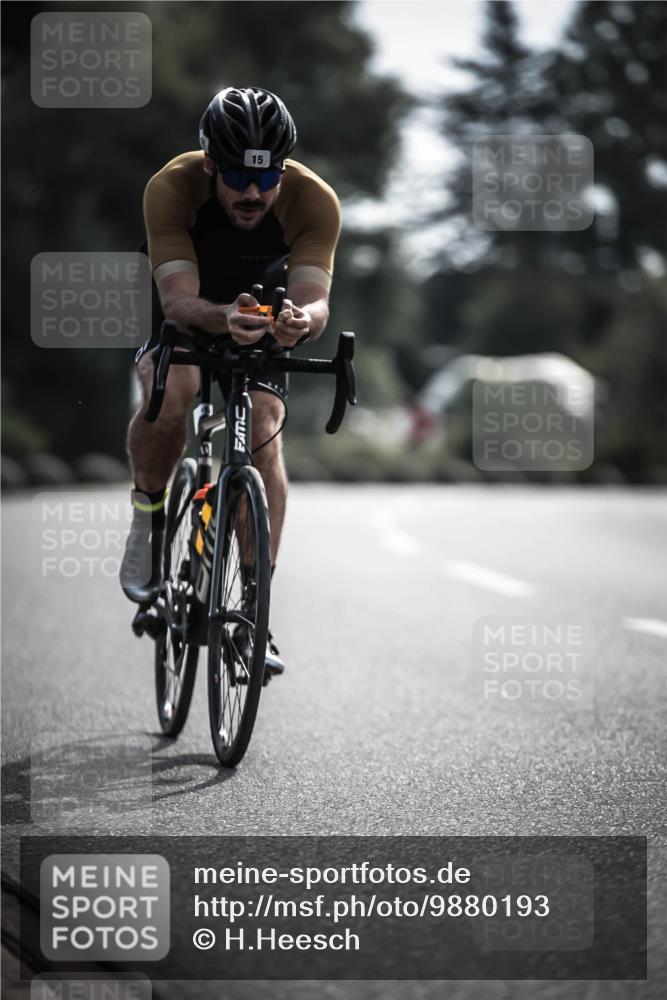 21.06.2026 - 29. Vierlanden-Triathlon H.Heesch http://msf.ph/oto/9880193 21.06.2026 09:12:44 Radfahren 13, 15, 45, 132, 290 meine-sportfotos.de