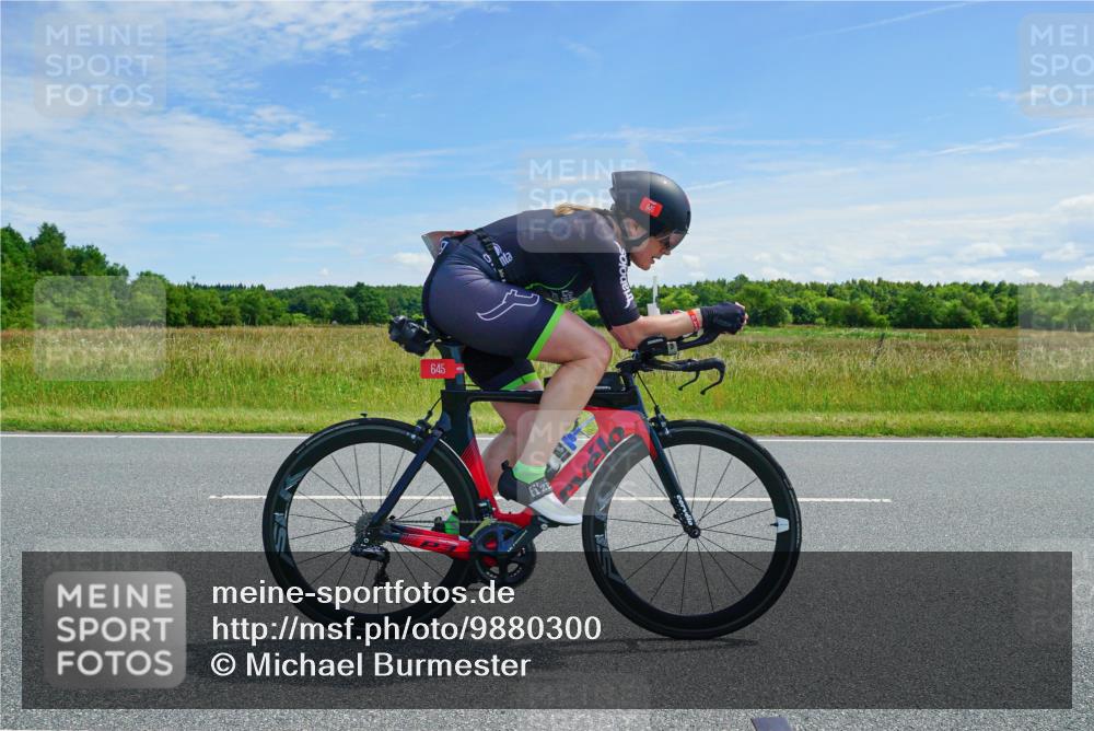 21.06.2026 - Viking Triathlon Michael Burmester http://msf.ph/oto/9880300 21.06.2026 12:43:43 Radfahren 30, 41, 51, 86, 202, 225, 234, 258, 279, 343, 374, 388, 508, 509, 563, 605, 645, 668 meine-sportfotos.de
