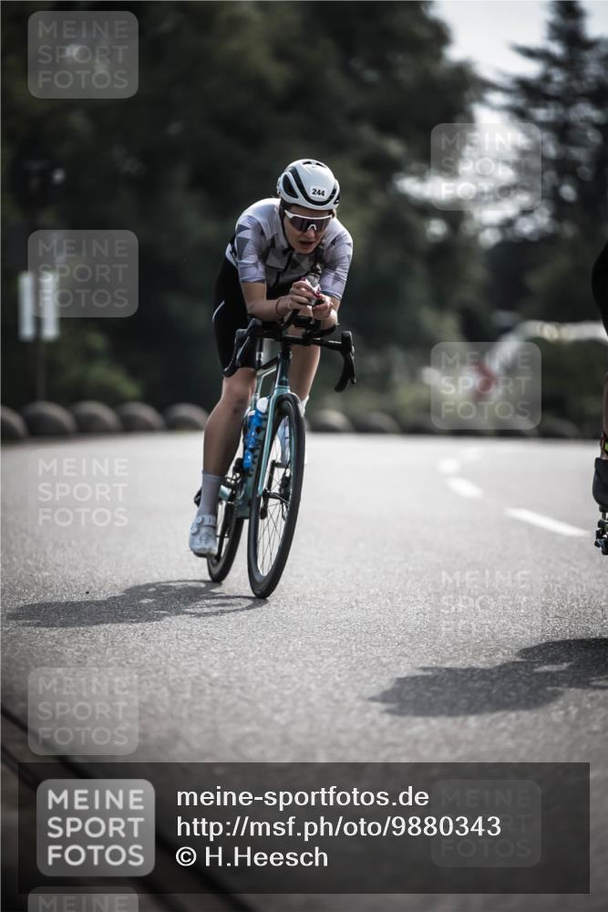 21.06.2026 - 29. Vierlanden-Triathlon H.Heesch http://msf.ph/oto/9880343 21.06.2026 09:13:04 Radfahren 21, 207, 216, 244 meine-sportfotos.de