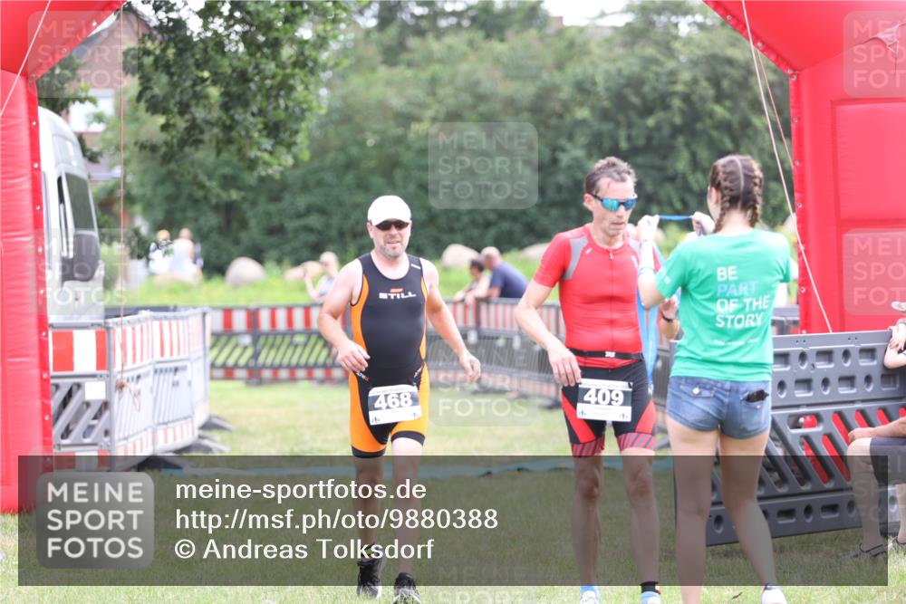 21.06.2026 - 29. Vierlanden-Triathlon Andreas Tolksdorf http://msf.ph/oto/9880388 21.06.2026 11:19:06 Ziel 468, 468 meine-sportfotos.de
