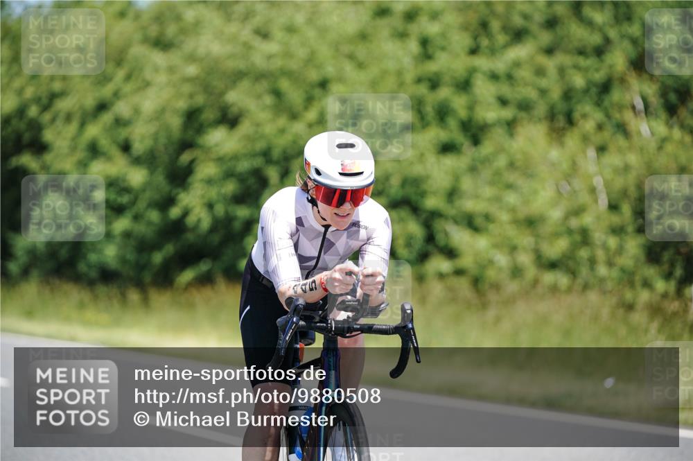 21.06.2026 - Viking Triathlon Michael Burmester http://msf.ph/oto/9880508 21.06.2026 13:21:49 Radfahren 445, 541, 618 meine-sportfotos.de