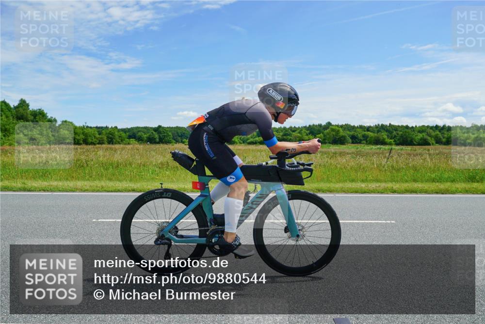 21.06.2026 - Viking Triathlon Michael Burmester http://msf.ph/oto/9880544 21.06.2026 12:45:46 Radfahren 54, 135, 205, 254, 309, 421 meine-sportfotos.de