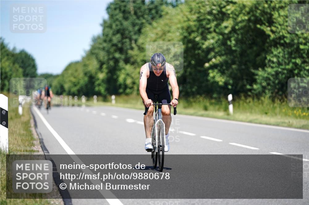 21.06.2026 - Viking Triathlon Michael Burmester http://msf.ph/oto/9880678 21.06.2026 13:24:16 Radfahren 282, 331, 658 meine-sportfotos.de