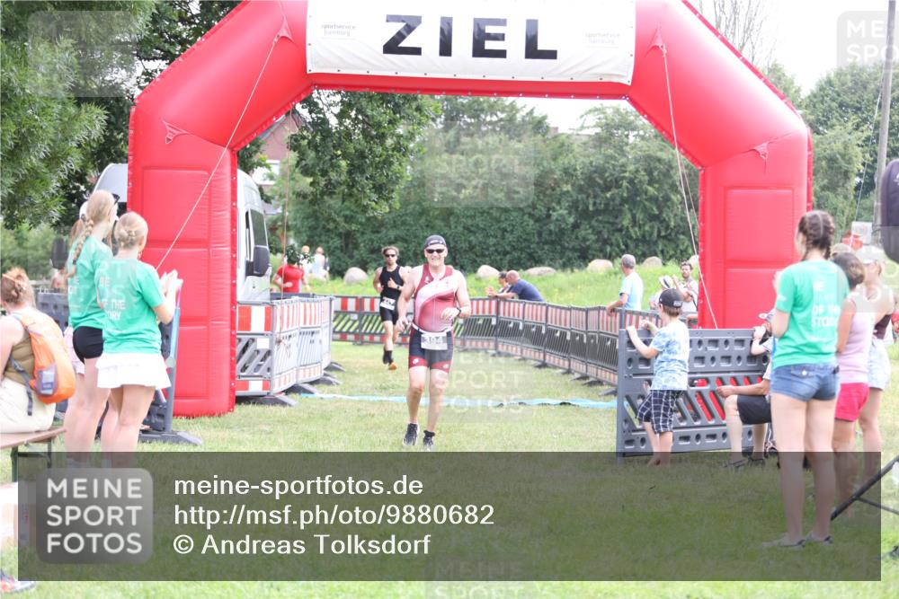 21.06.2026 - 29. Vierlanden-Triathlon Andreas Tolksdorf http://msf.ph/oto/9880682 21.06.2026 11:20:02 Ziel 394, 419, 422, 447, 452, 394, 419, 422, 447, 452 meine-sportfotos.de