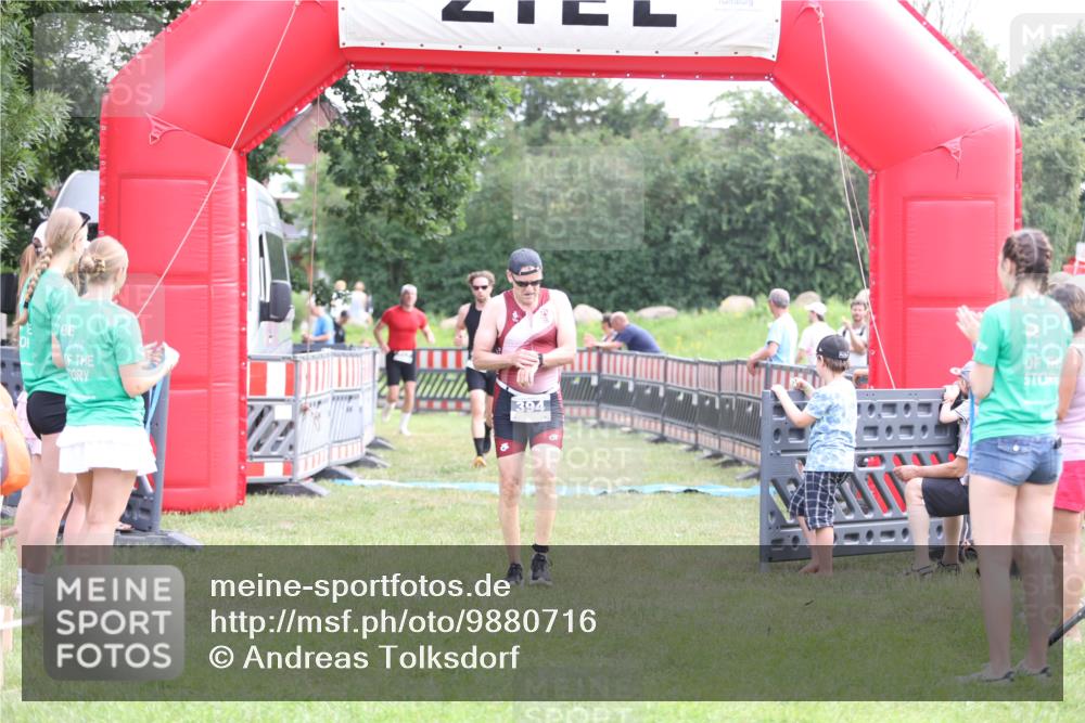 21.06.2026 - 29. Vierlanden-Triathlon Andreas Tolksdorf http://msf.ph/oto/9880716 21.06.2026 11:20:03 Ziel 394, 419, 422, 447, 452, 394, 419, 422, 447, 452 meine-sportfotos.de