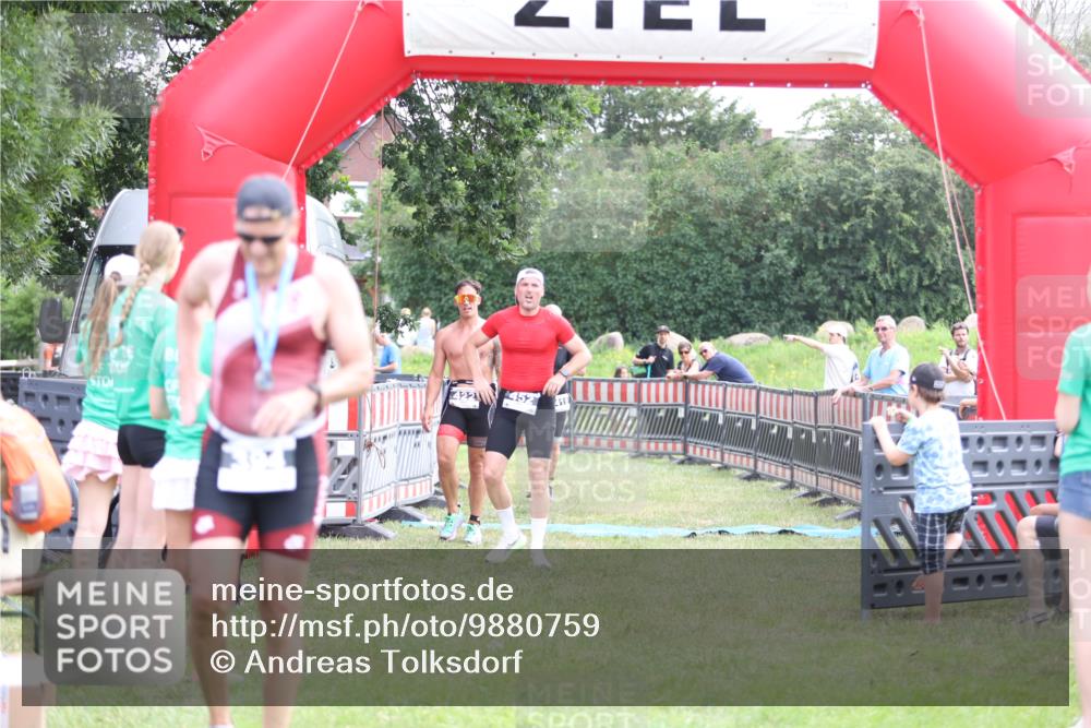 21.06.2026 - 29. Vierlanden-Triathlon Andreas Tolksdorf http://msf.ph/oto/9880759 21.06.2026 11:20:11 Ziel 309, 419, 422, 428, 452, 309, 419, 422, 428, 452 meine-sportfotos.de