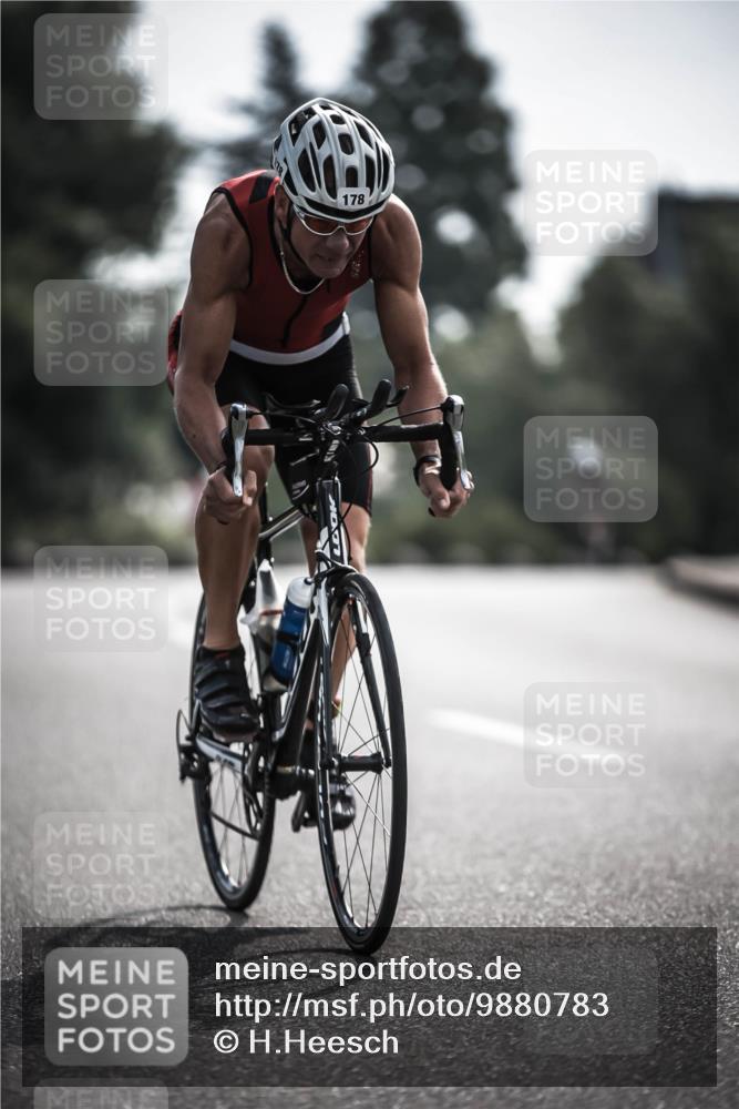 21.06.2026 - 29. Vierlanden-Triathlon H.Heesch http://msf.ph/oto/9880783 21.06.2026 09:13:57 Radfahren 8, 178 meine-sportfotos.de
