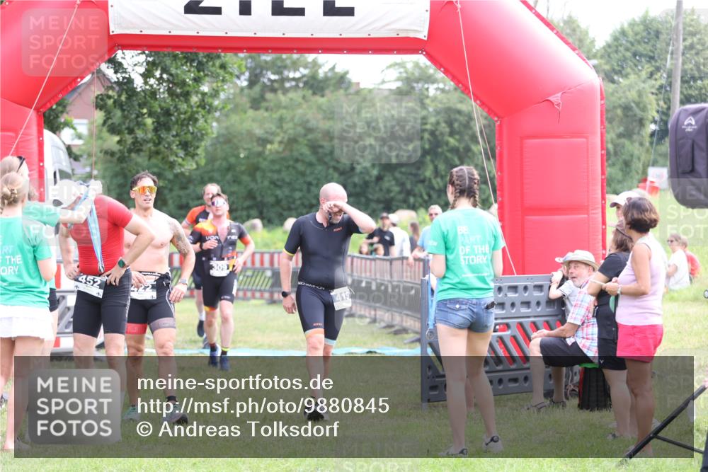 21.06.2026 - 29. Vierlanden-Triathlon Andreas Tolksdorf http://msf.ph/oto/9880845 21.06.2026 11:20:17 Ziel 309, 419, 428, 309, 419, 428 meine-sportfotos.de
