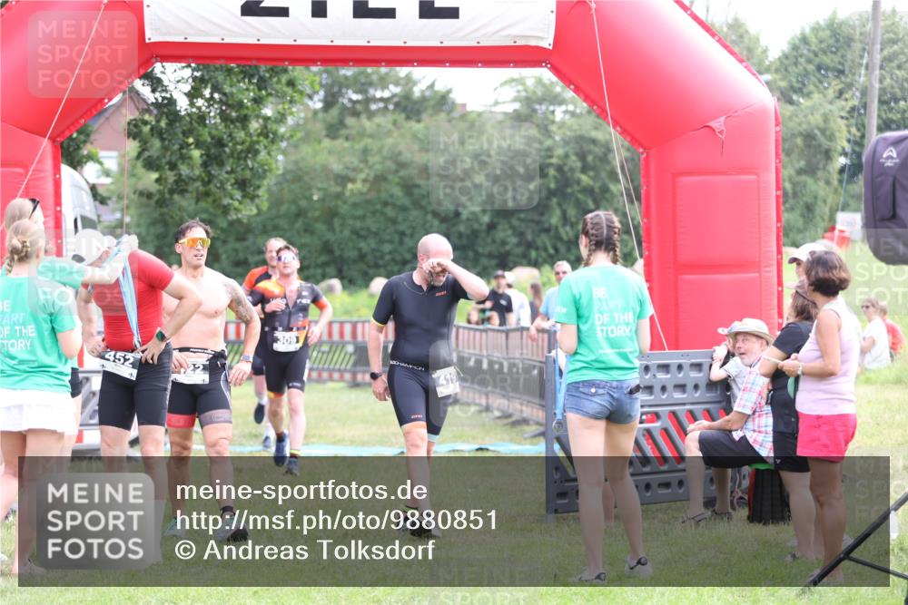 21.06.2026 - 29. Vierlanden-Triathlon Andreas Tolksdorf http://msf.ph/oto/9880851 21.06.2026 11:20:17 Ziel 309, 419, 428, 309, 419, 428 meine-sportfotos.de