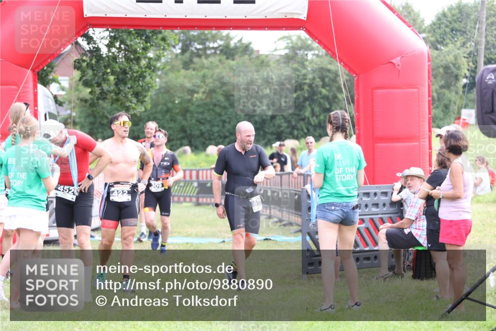 21.06.2026 - 29. Vierlanden-Triathlon Andreas Tolksdorf http://msf.ph/oto/9880890 21.06.2026 11:20:18 Ziel 309, 428, 309, 428 meine-sportfotos.de