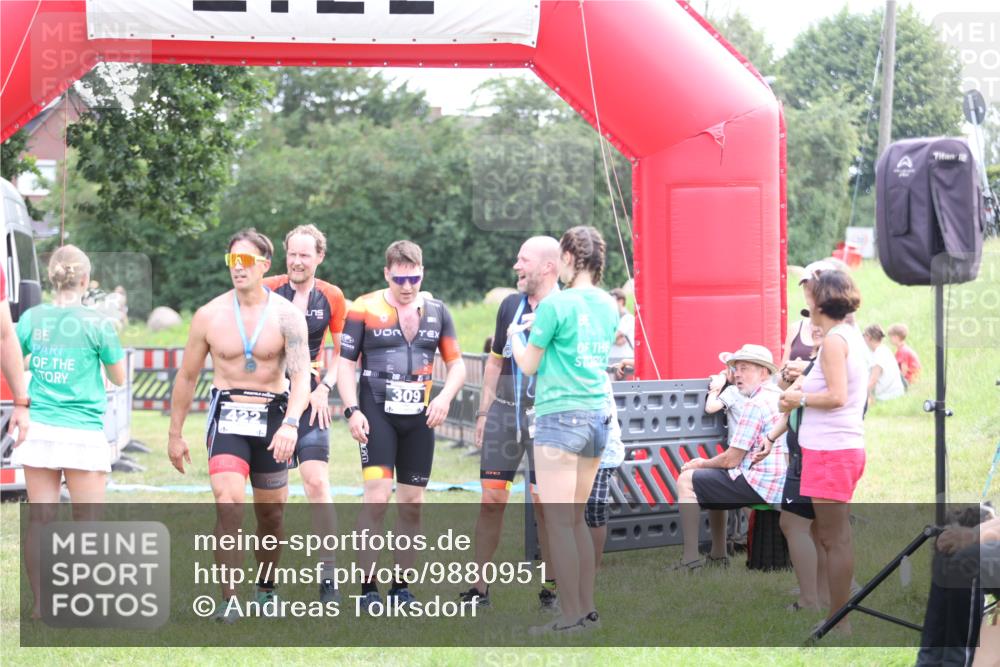 21.06.2026 - 29. Vierlanden-Triathlon Andreas Tolksdorf http://msf.ph/oto/9880951 21.06.2026 11:20:21 Ziel 309, 428, 309, 428 meine-sportfotos.de