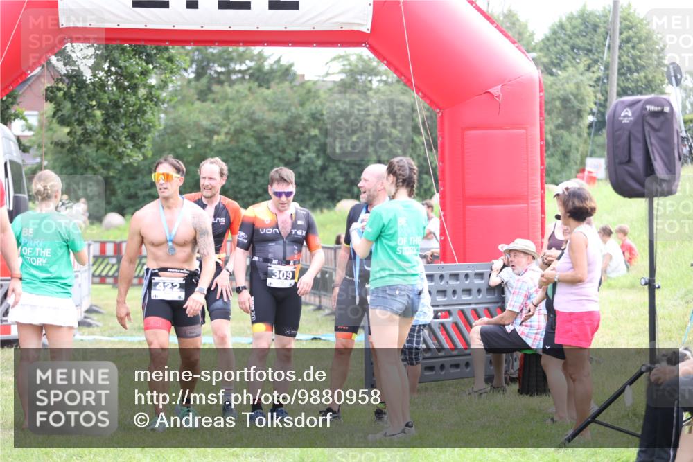 21.06.2026 - 29. Vierlanden-Triathlon Andreas Tolksdorf http://msf.ph/oto/9880958 21.06.2026 11:20:21 Ziel 309, 428, 309, 428 meine-sportfotos.de