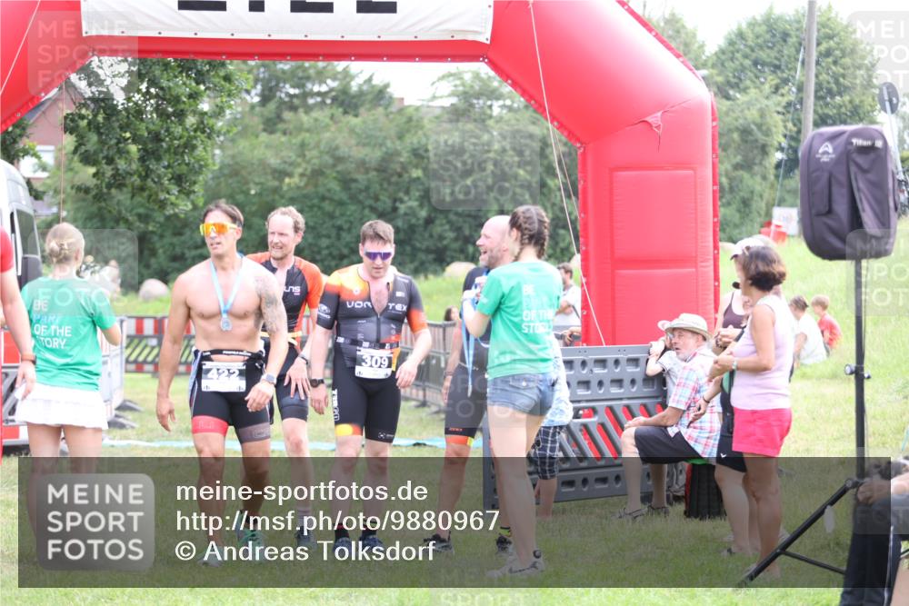 21.06.2026 - 29. Vierlanden-Triathlon Andreas Tolksdorf http://msf.ph/oto/9880967 21.06.2026 11:20:21 Ziel 309, 428, 309, 428 meine-sportfotos.de