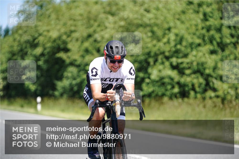 21.06.2026 - Viking Triathlon Michael Burmester http://msf.ph/oto/9880971 21.06.2026 13:25:20 Radfahren 247, 314, 646, 646 meine-sportfotos.de