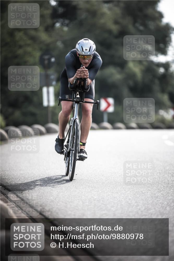 21.06.2026 - 29. Vierlanden-Triathlon H.Heesch http://msf.ph/oto/9880978 21.06.2026 09:14:21 Radfahren 30, 60 meine-sportfotos.de