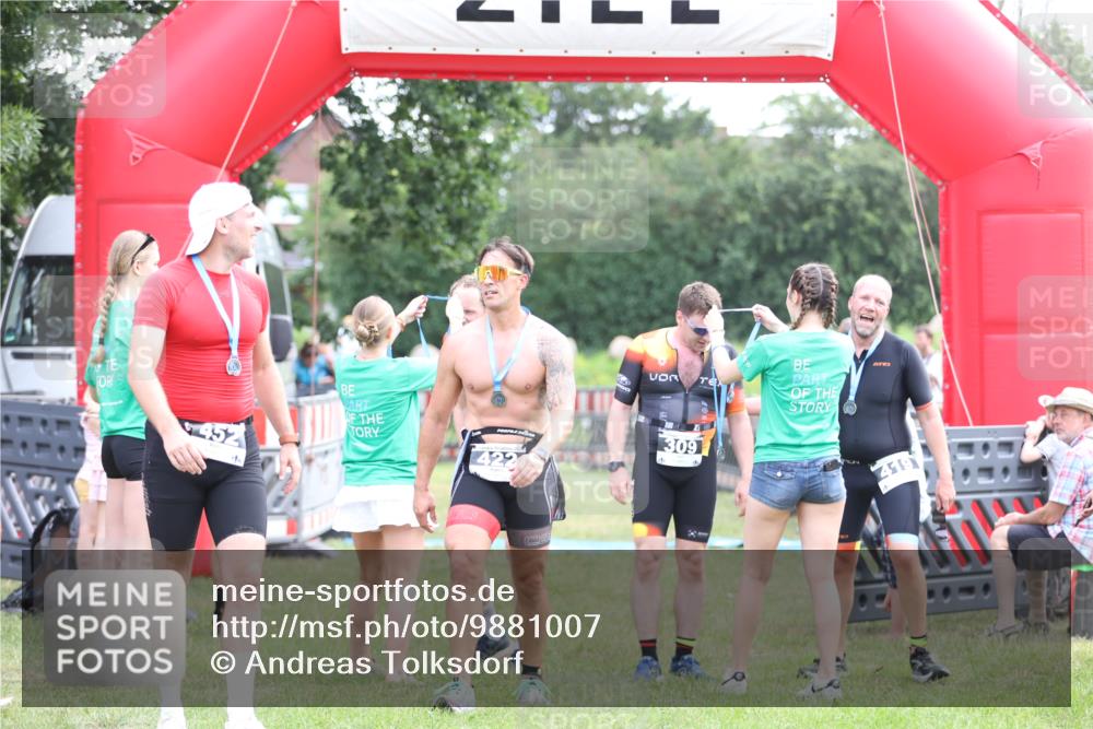 21.06.2026 - 29. Vierlanden-Triathlon Andreas Tolksdorf http://msf.ph/oto/9881007 21.06.2026 11:20:22 Ziel 309, 428, 309, 428 meine-sportfotos.de