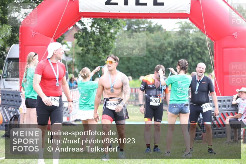 21.06.2026 - 29. Vierlanden-Triathlon Andreas Tolksdorf http://msf.ph/oto/9881023 21.06.2026 11:20:22 Ziel 309, 428, 309, 428 meine-sportfotos.de