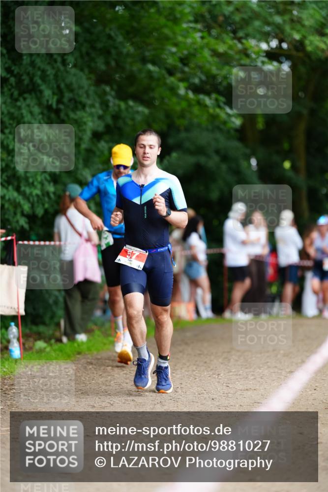 21.06.2026 - 29. Vierlanden-Triathlon LAZAROV Photography http://msf.ph/oto/9881027 21.06.2026 12:22:11 Laufen  meine-sportfotos.de