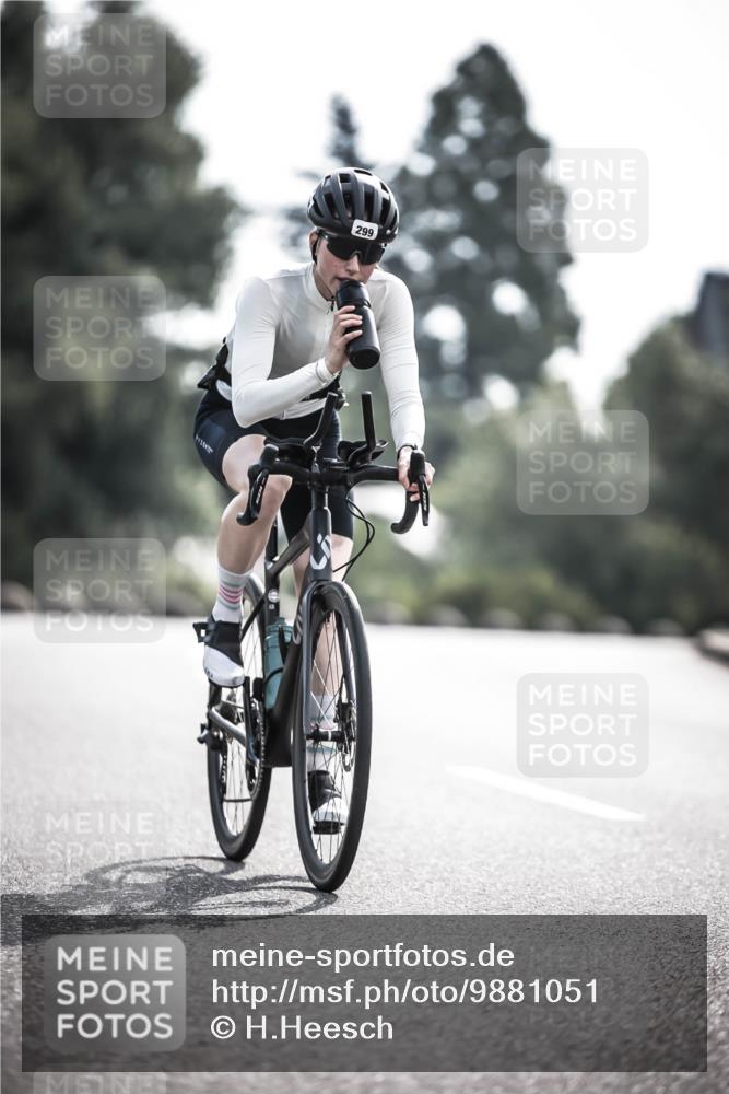 21.06.2026 - 29. Vierlanden-Triathlon H.Heesch http://msf.ph/oto/9881051 21.06.2026 09:14:39 Radfahren 183, 299, 302 meine-sportfotos.de