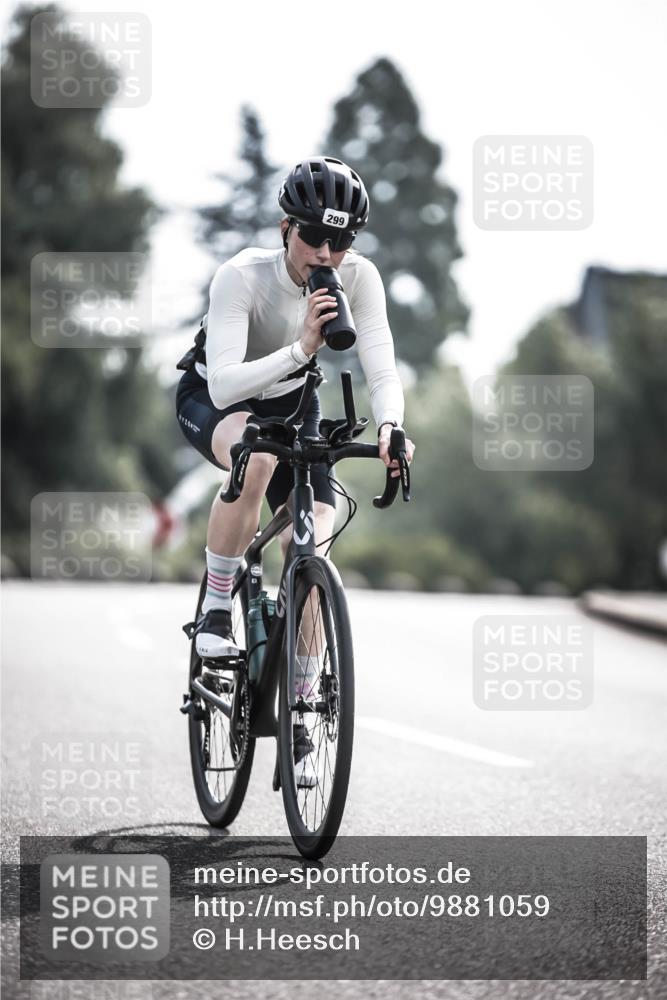 21.06.2026 - 29. Vierlanden-Triathlon H.Heesch http://msf.ph/oto/9881059 21.06.2026 09:14:40 Radfahren 183, 299, 302 meine-sportfotos.de