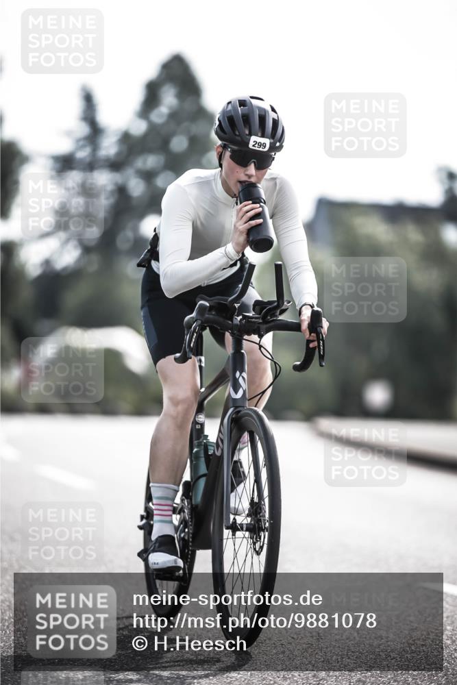 21.06.2026 - 29. Vierlanden-Triathlon H.Heesch http://msf.ph/oto/9881078 21.06.2026 09:14:40 Radfahren 183, 299, 302 meine-sportfotos.de