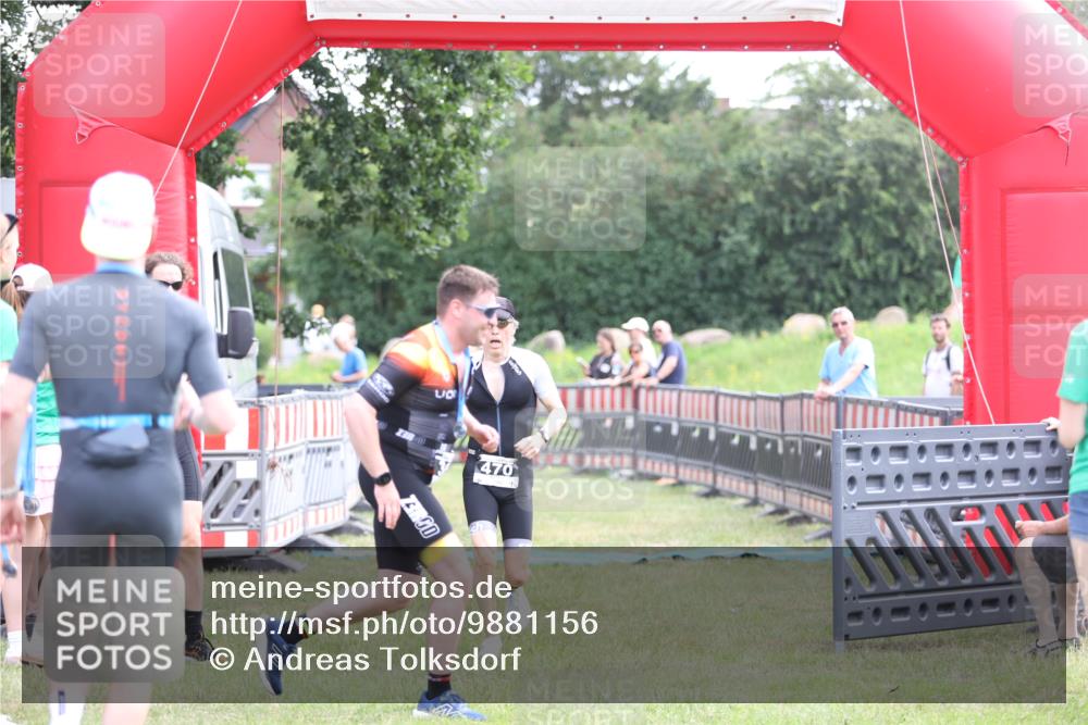 21.06.2026 - 29. Vierlanden-Triathlon Andreas Tolksdorf http://msf.ph/oto/9881156 21.06.2026 11:20:38 Ziel 470, 470 meine-sportfotos.de