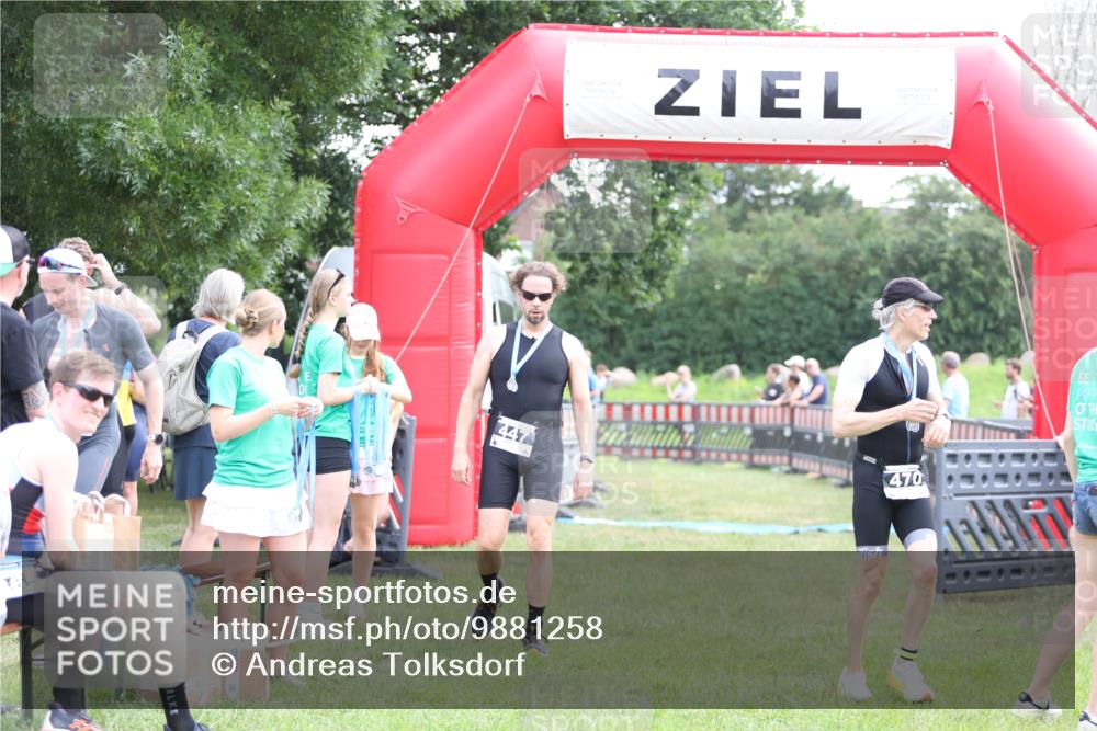 21.06.2026 - 29. Vierlanden-Triathlon Andreas Tolksdorf http://msf.ph/oto/9881258 21.06.2026 11:20:43 Ziel  meine-sportfotos.de