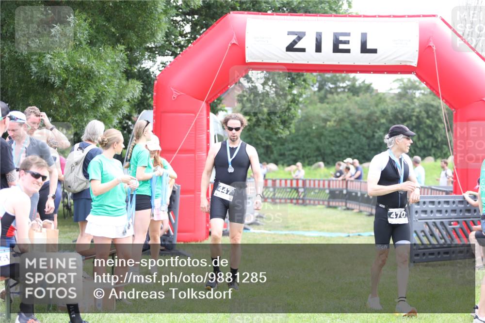 21.06.2026 - 29. Vierlanden-Triathlon Andreas Tolksdorf http://msf.ph/oto/9881285 21.06.2026 11:20:43 Ziel  meine-sportfotos.de