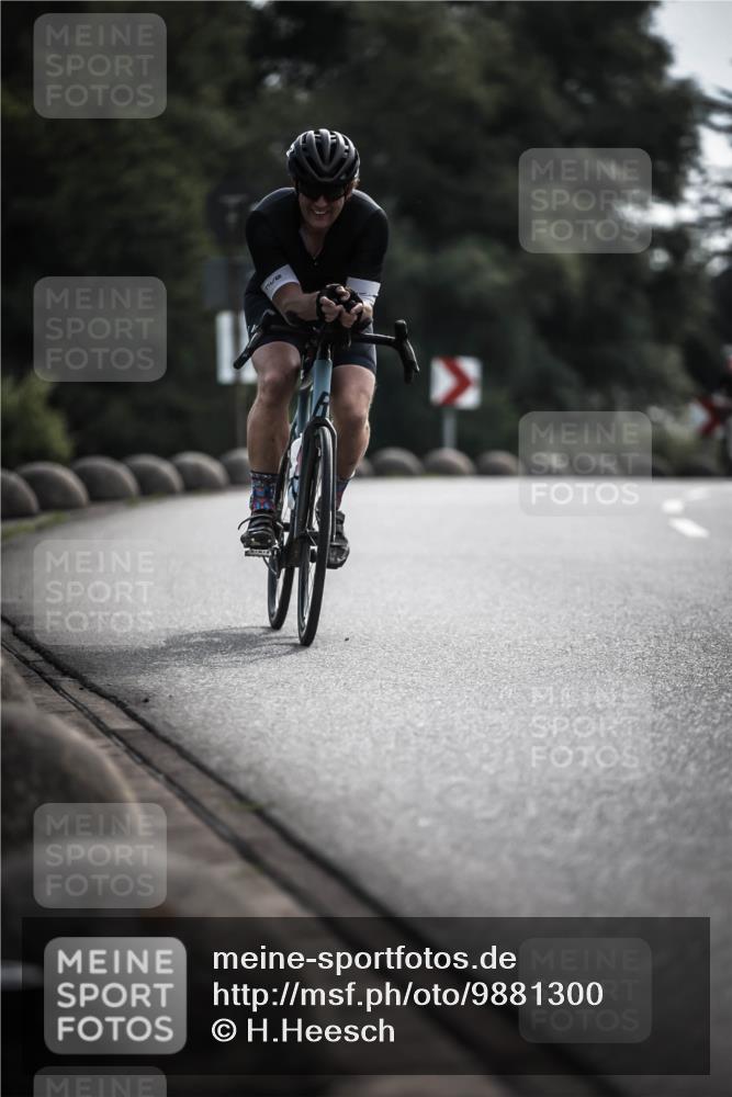 21.06.2026 - 29. Vierlanden-Triathlon H.Heesch http://msf.ph/oto/9881300 21.06.2026 09:15:47 Radfahren 62, 128, 177 meine-sportfotos.de