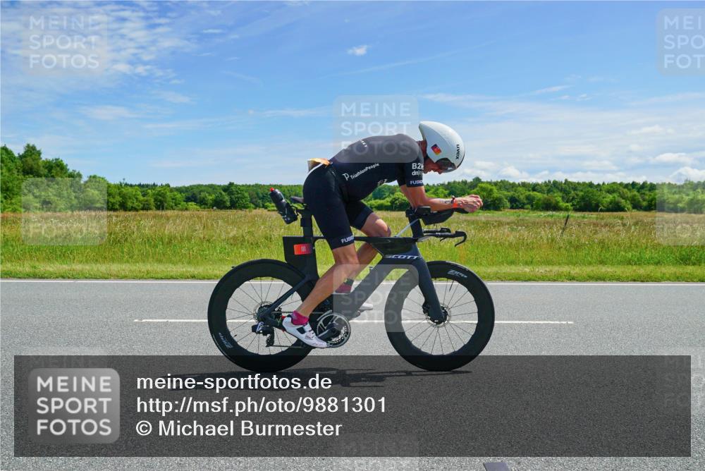 21.06.2026 - Viking Triathlon Michael Burmester http://msf.ph/oto/9881301 21.06.2026 12:55:23 Radfahren 111, 116, 344, 541 meine-sportfotos.de