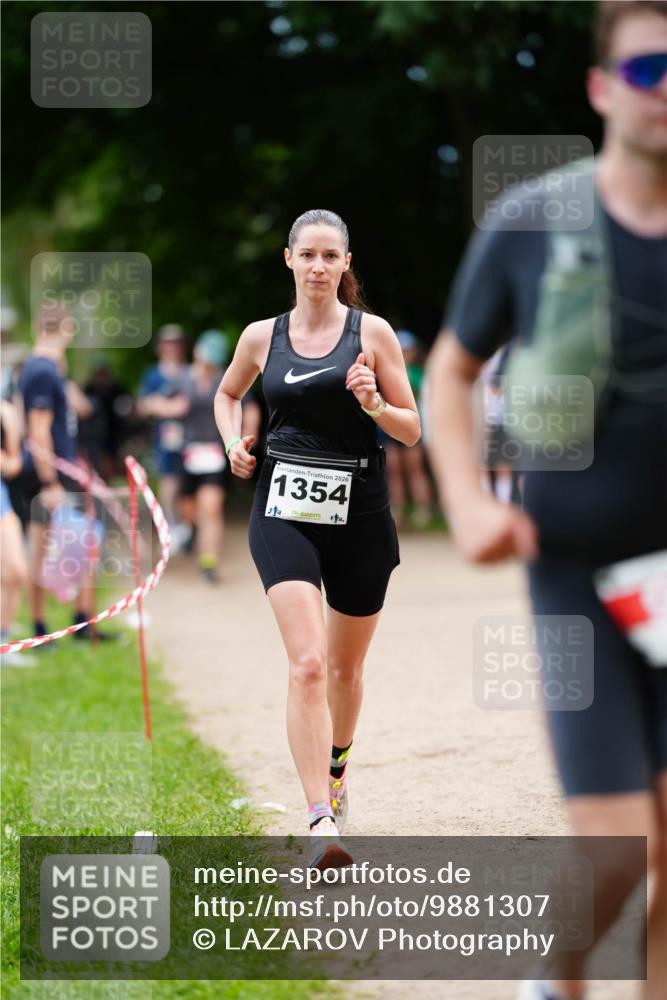 21.06.2026 - 29. Vierlanden-Triathlon LAZAROV Photography http://msf.ph/oto/9881307 21.06.2026 12:23:41 Laufen 2026, 1354, 2 meine-sportfotos.de