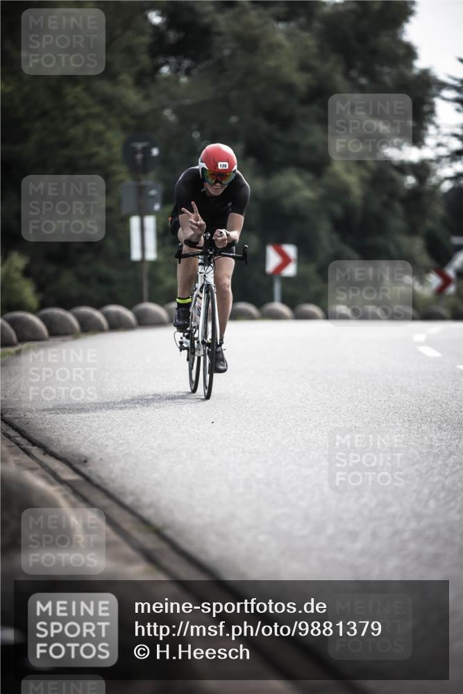 21.06.2026 - 29. Vierlanden-Triathlon H.Heesch http://msf.ph/oto/9881379 21.06.2026 09:15:53 Radfahren 62, 128, 145 meine-sportfotos.de