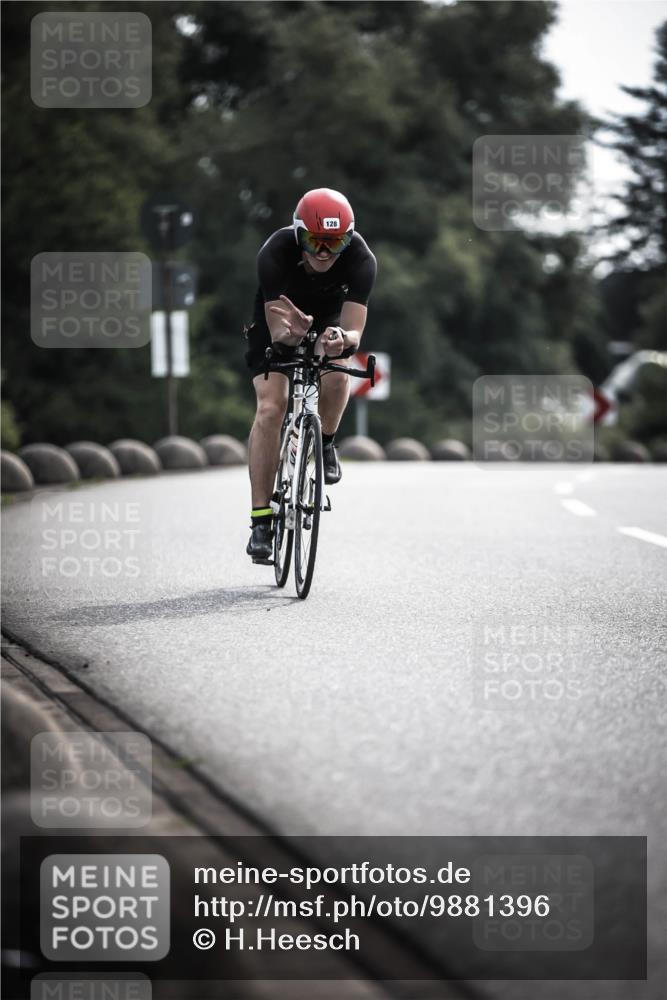 21.06.2026 - 29. Vierlanden-Triathlon H.Heesch http://msf.ph/oto/9881396 21.06.2026 09:15:54 Radfahren 62, 128, 145 meine-sportfotos.de