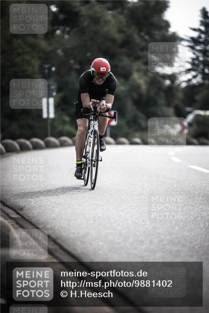 21.06.2026 - 29. Vierlanden-Triathlon H.Heesch http://msf.ph/oto/9881402 21.06.2026 09:15:54 Radfahren 62, 128, 145 meine-sportfotos.de