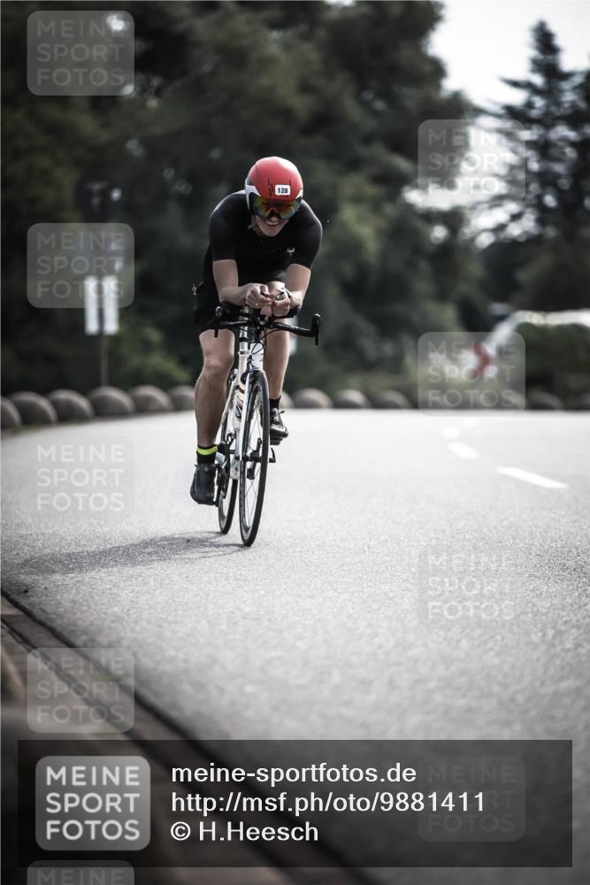 21.06.2026 - 29. Vierlanden-Triathlon H.Heesch http://msf.ph/oto/9881411 21.06.2026 09:15:54 Radfahren 62, 128, 145 meine-sportfotos.de