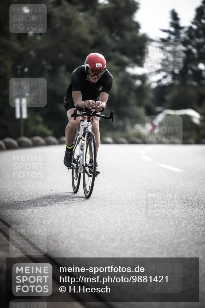 21.06.2026 - 29. Vierlanden-Triathlon H.Heesch http://msf.ph/oto/9881421 21.06.2026 09:15:54 Radfahren 62, 128, 145 meine-sportfotos.de