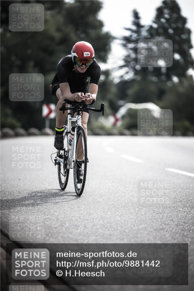 21.06.2026 - 29. Vierlanden-Triathlon H.Heesch http://msf.ph/oto/9881442 21.06.2026 09:15:54 Radfahren 62, 128, 145 meine-sportfotos.de
