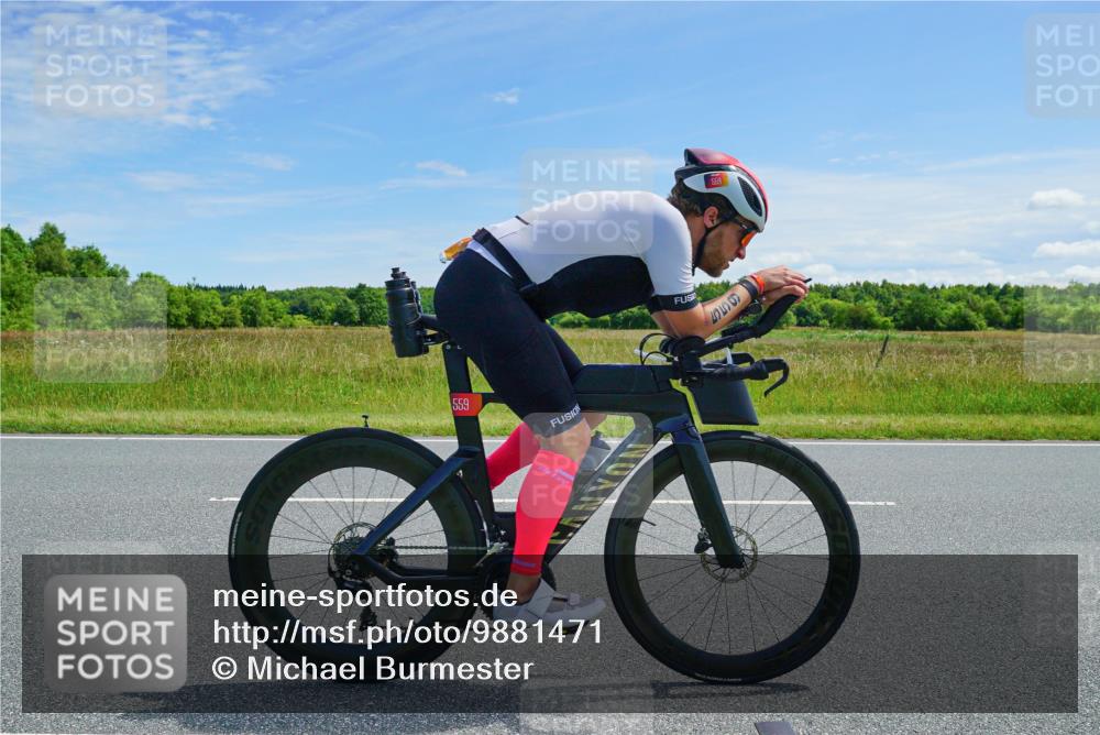 21.06.2026 - Viking Triathlon Michael Burmester http://msf.ph/oto/9881471 21.06.2026 12:57:58 Radfahren 77, 88, 301, 304, 513, 559, 571, 571, 601 meine-sportfotos.de