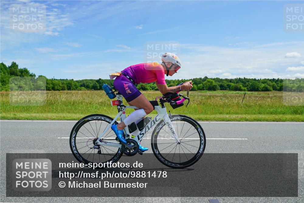 21.06.2026 - Viking Triathlon Michael Burmester http://msf.ph/oto/9881478 21.06.2026 12:58:09 Radfahren 303, 571, 601 meine-sportfotos.de