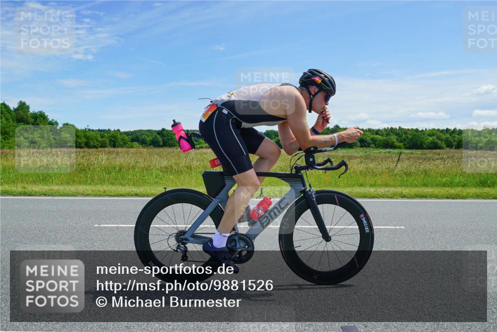 21.06.2026 - Viking Triathlon Michael Burmester http://msf.ph/oto/9881526 21.06.2026 12:59:09 Radfahren 69, 127, 528, 557 meine-sportfotos.de