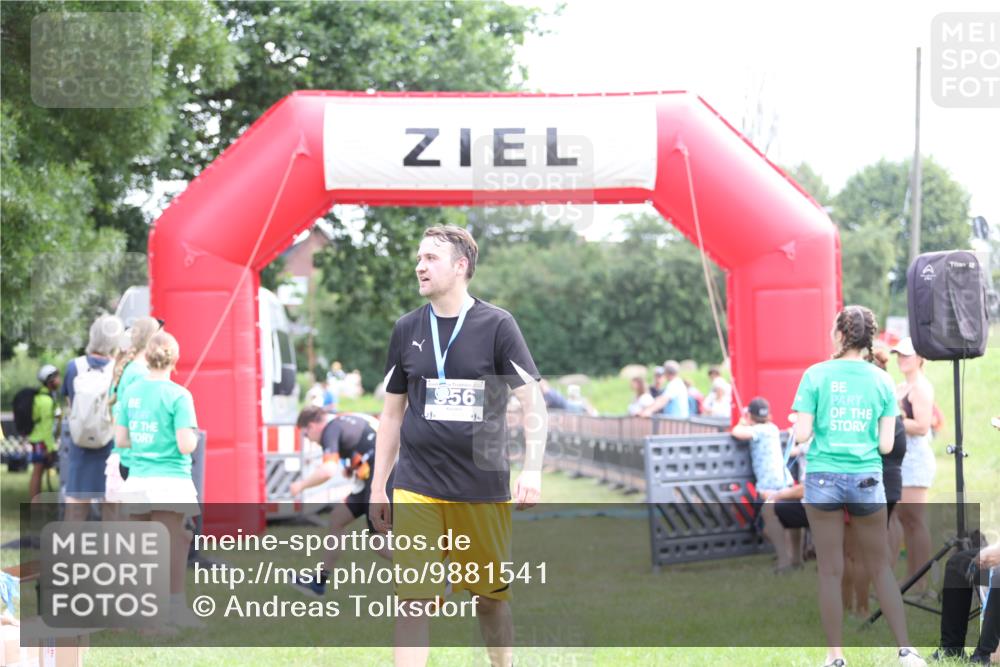 21.06.2026 - 29. Vierlanden-Triathlon Andreas Tolksdorf http://msf.ph/oto/9881541 21.06.2026 11:21:22 Ziel 411, 439, 411, 439 meine-sportfotos.de