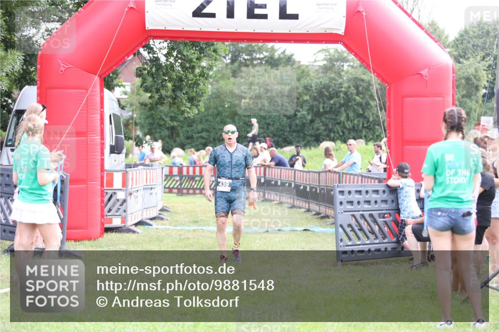 21.06.2026 - 29. Vierlanden-Triathlon Andreas Tolksdorf http://msf.ph/oto/9881548 21.06.2026 11:21:28 Ziel 411, 439, 411, 439 meine-sportfotos.de
