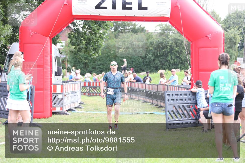 21.06.2026 - 29. Vierlanden-Triathlon Andreas Tolksdorf http://msf.ph/oto/9881555 21.06.2026 11:21:28 Ziel 411, 439, 411, 439 meine-sportfotos.de