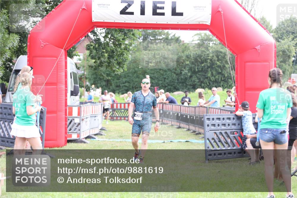 21.06.2026 - 29. Vierlanden-Triathlon Andreas Tolksdorf http://msf.ph/oto/9881619 21.06.2026 11:21:28 Ziel 411, 439, 411, 439 meine-sportfotos.de