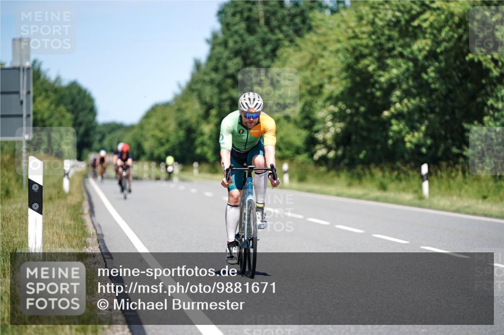 21.06.2026 - Viking Triathlon Michael Burmester http://msf.ph/oto/9881671 21.06.2026 13:30:23 Radfahren 138, 174, 512 meine-sportfotos.de
