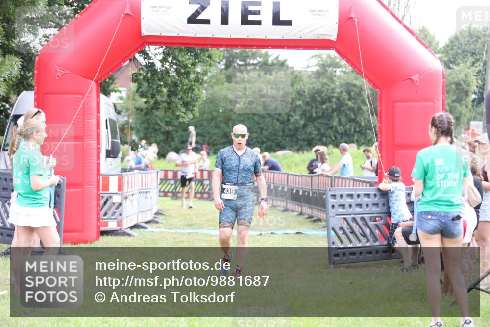 21.06.2026 - 29. Vierlanden-Triathlon Andreas Tolksdorf http://msf.ph/oto/9881687 21.06.2026 11:21:29 Ziel 411, 439, 411, 439 meine-sportfotos.de