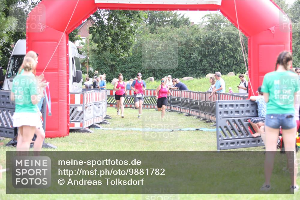 21.06.2026 - 29. Vierlanden-Triathlon Andreas Tolksdorf http://msf.ph/oto/9881782 21.06.2026 11:22:03 Ziel 417, 445, 620, 417, 445, 620 meine-sportfotos.de