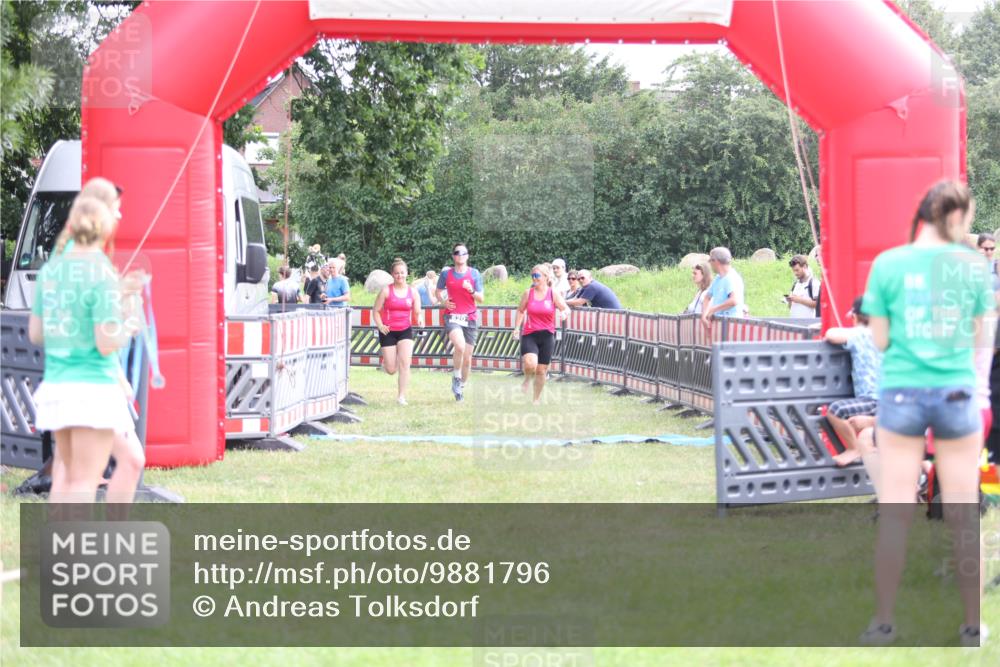 21.06.2026 - 29. Vierlanden-Triathlon Andreas Tolksdorf http://msf.ph/oto/9881796 21.06.2026 11:22:03 Ziel 417, 445, 620, 417, 445, 620 meine-sportfotos.de