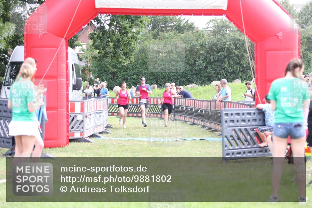 21.06.2026 - 29. Vierlanden-Triathlon Andreas Tolksdorf http://msf.ph/oto/9881802 21.06.2026 11:22:03 Ziel 417, 445, 620, 417, 445, 620 meine-sportfotos.de