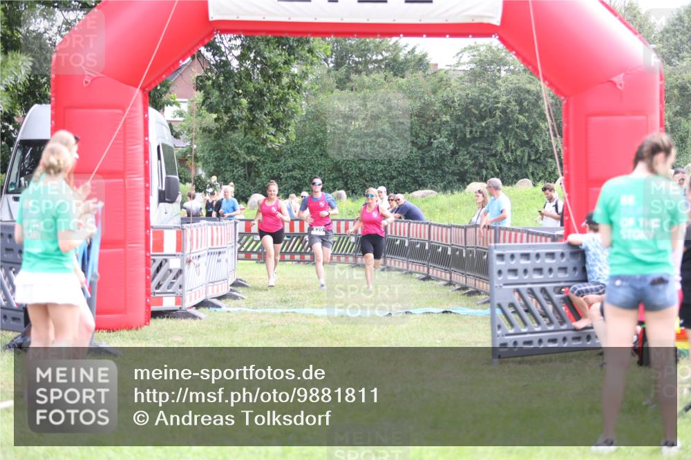 21.06.2026 - 29. Vierlanden-Triathlon Andreas Tolksdorf http://msf.ph/oto/9881811 21.06.2026 11:22:03 Ziel 417, 445, 620, 417, 445, 620 meine-sportfotos.de